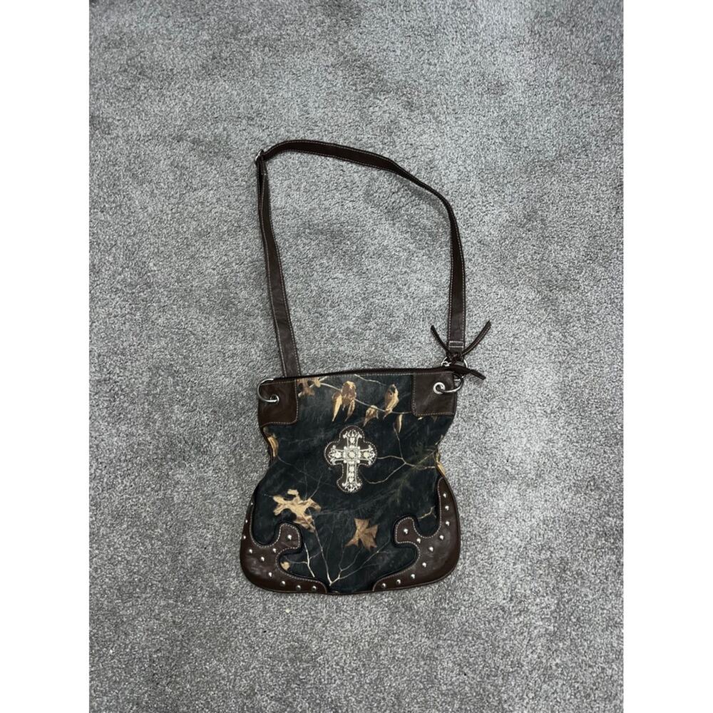 Camoflauge Real Tree crossbody purse